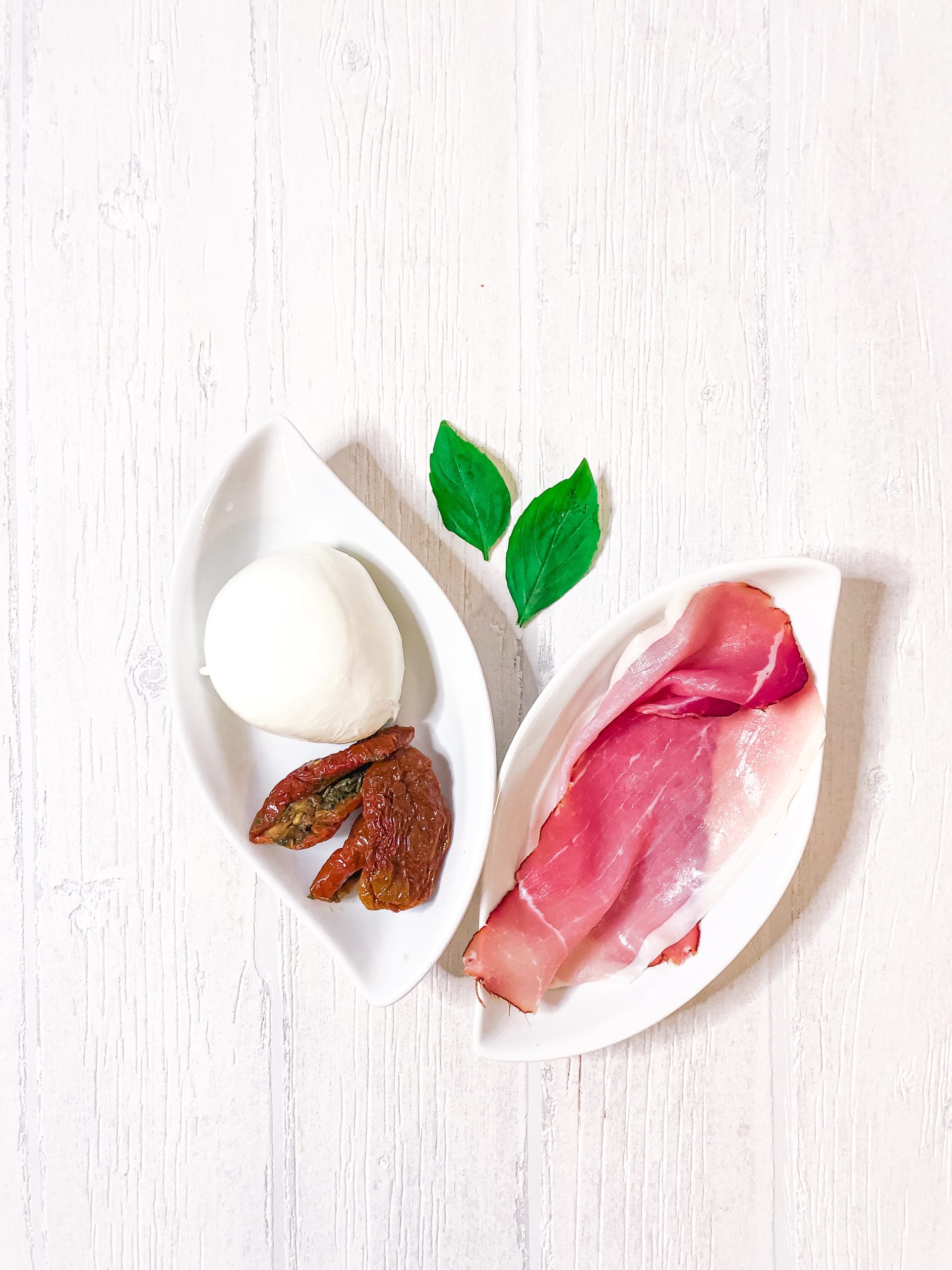 Mozzarella Deluxe auf Salatbett​