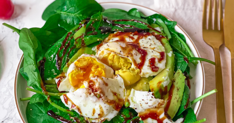 EASY PEASY POACHED EGGS