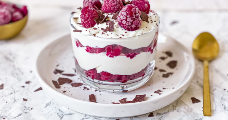 Vanilla Raspberry Whipped Cottage Cheese Dessert low Carb